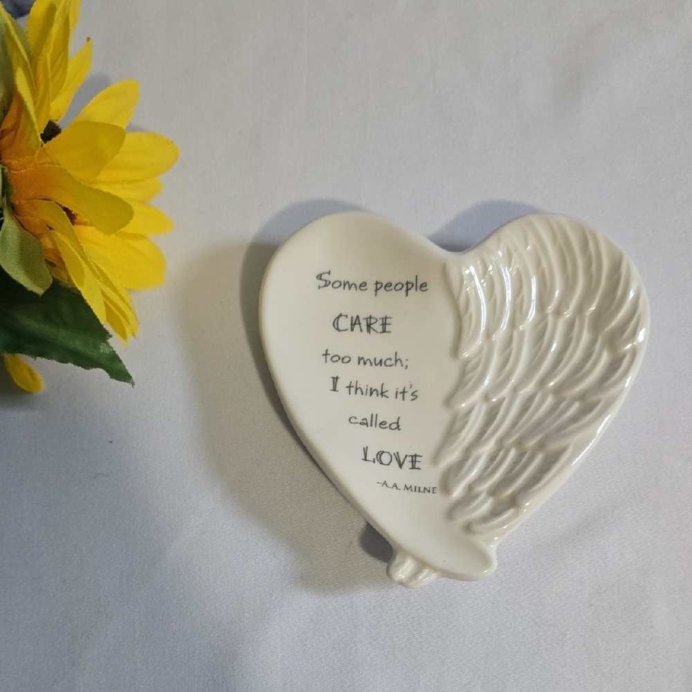 Grasslands Road Cream Heart-Shaped Winged Trinket Dish
